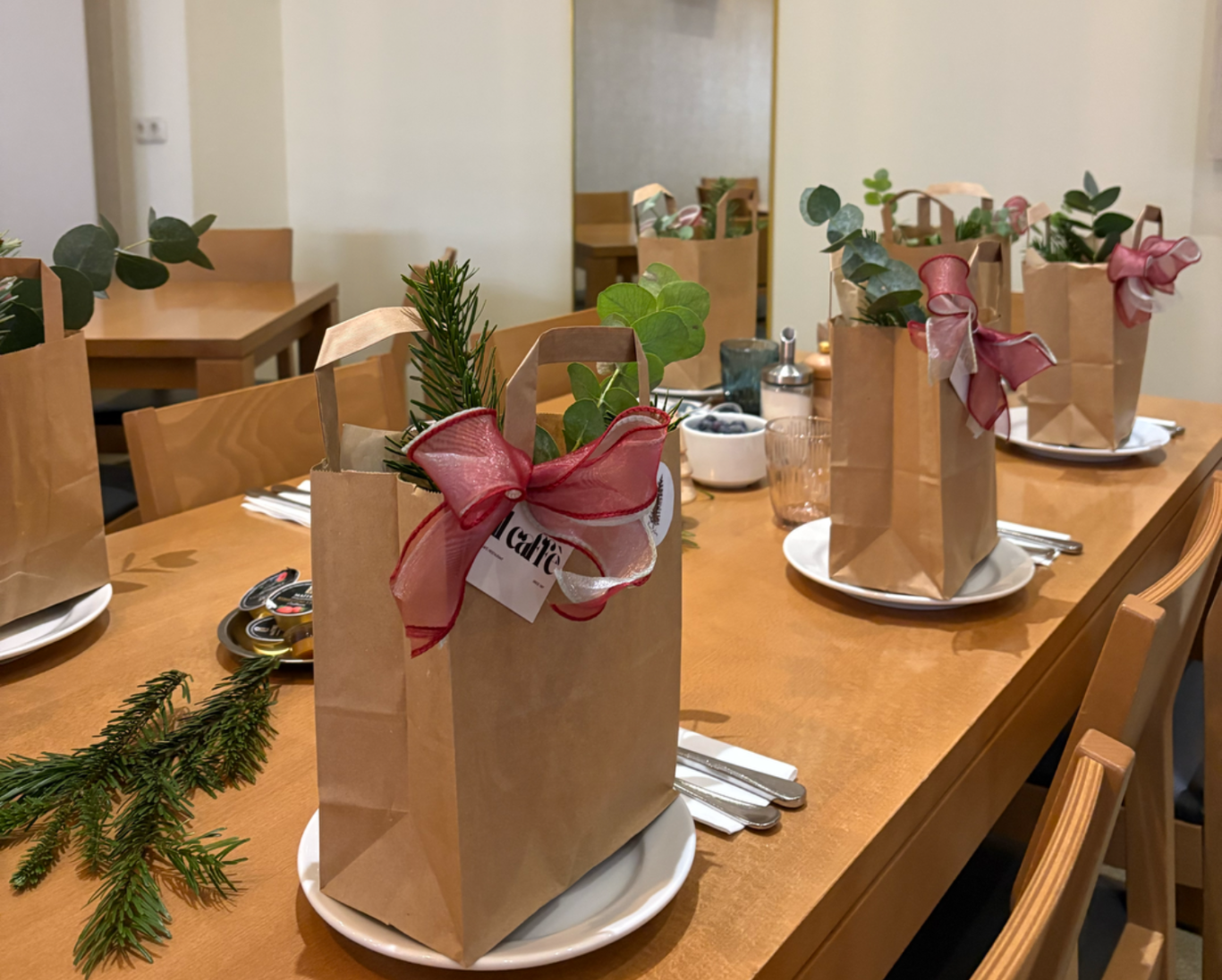 Eventraum | Weihnachtsfeier | Brunch | Abendessen | Buffet | Café | Restaurant